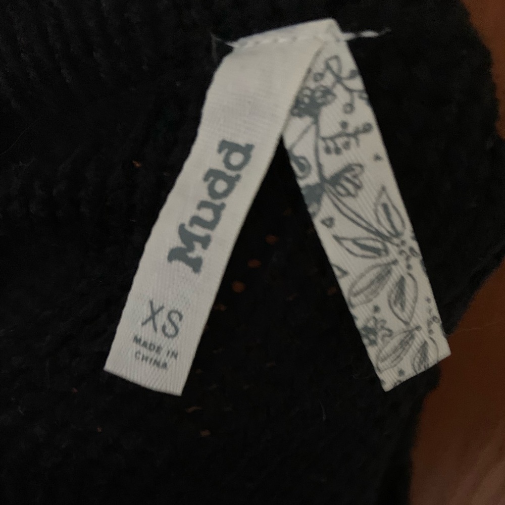 super cute sweater!